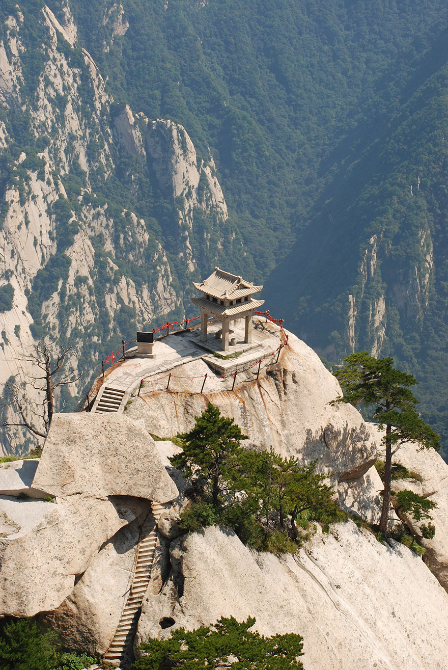 hiking trail huashan mountain china 14