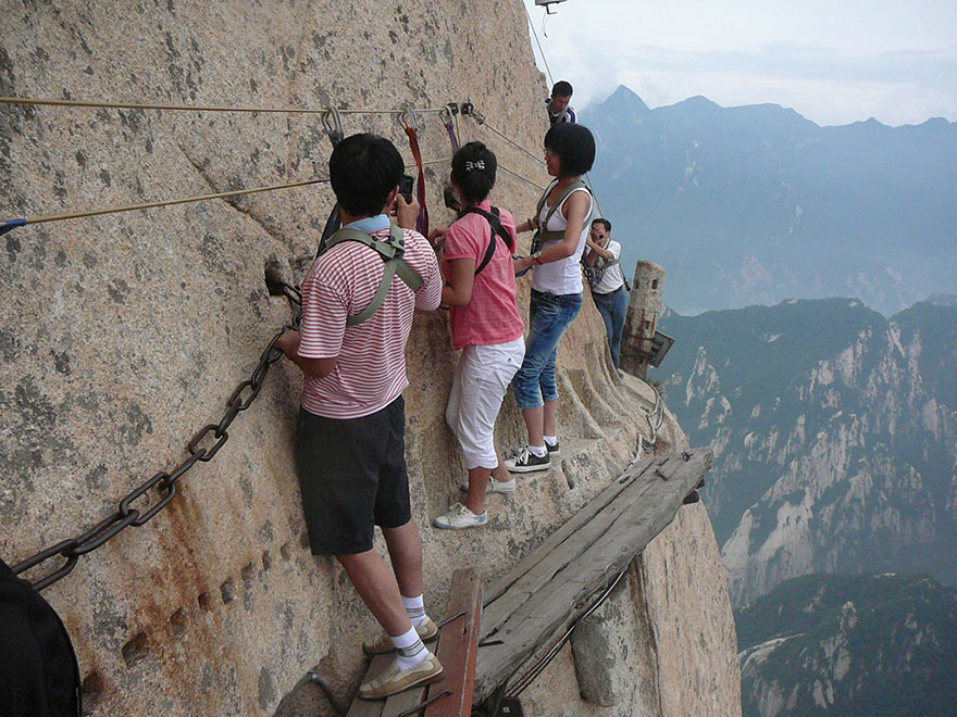 hiking trail huashan mountain china 9