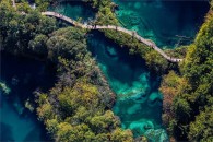 Staza preko jezera plitvice